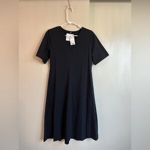 New Uniqlo Airism Black V-Neck Midi Dress